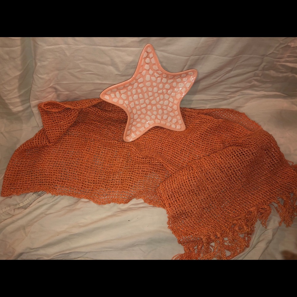 Table Runner and Starfish Dish